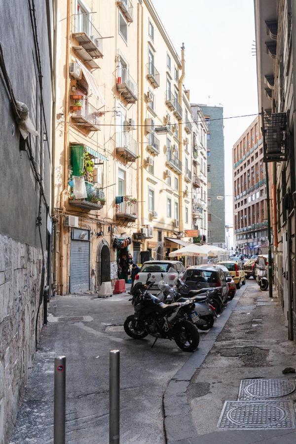 Appartamento Moderno Nel Centro Storico Неаполь Екстер'єр фото